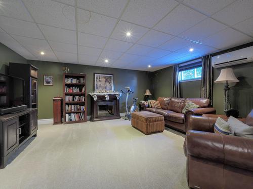 Salle familiale - 7215 Rue P.-E.-Neveu, Trois-Rivières, QC - Indoor Photo Showing Basement