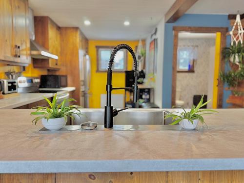 Kitchen - 3 Ch. Lapierre, Les Îles-De-La-Madeleine, QC - Indoor Photo Showing Kitchen