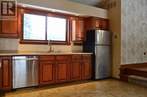 1045 Tremaine Avenue S, North Perth, ON - Indoor Photo Showing Kitchen
