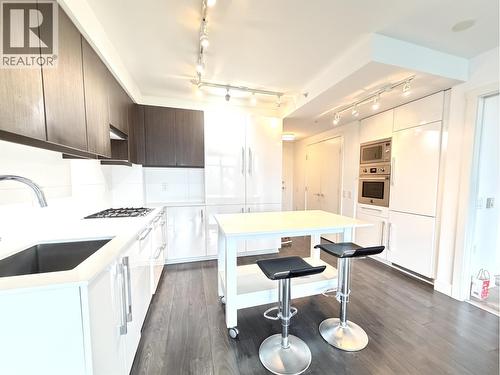 1306 188 Agnes Street, New Westminster, BC - Indoor Photo Showing Kitchen With Upgraded Kitchen