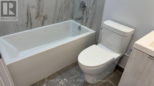 1226 - 5858 Yonge Street, Toronto, ON - Indoor Photo Showing Bathroom