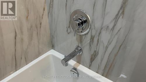 1226 - 5858 Yonge Street, Toronto, ON - Indoor Photo Showing Bathroom