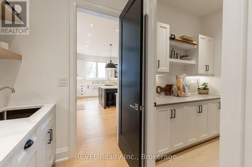 7515 Sherrilee Crescent, Niagara Falls (Brown), ON - Indoor Photo Showing Kitchen
