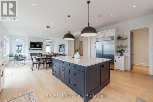 7515 Sherrilee Crescent, Niagara Falls (Brown), ON - Indoor Photo Showing Kitchen With Upgraded Kitchen