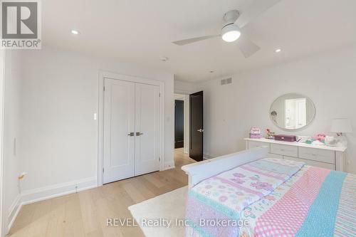 7515 Sherrilee Crescent, Niagara Falls (Brown), ON - Indoor Photo Showing Bedroom