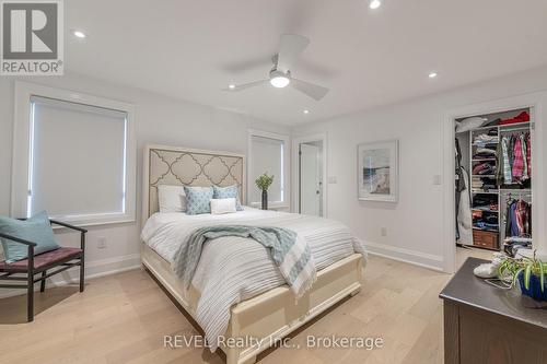 7515 Sherrilee Crescent, Niagara Falls (Brown), ON - Indoor Photo Showing Bedroom