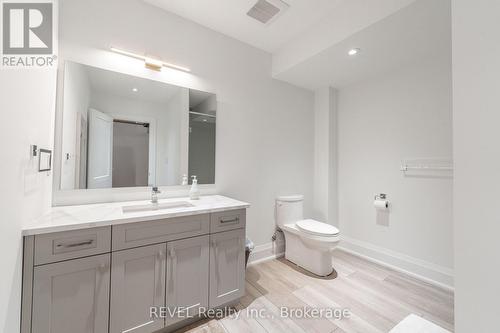 7515 Sherrilee Crescent, Niagara Falls (Brown), ON - Indoor Photo Showing Bathroom