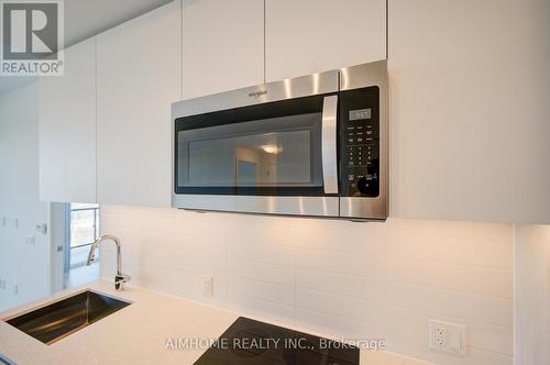 1125 - 5858 Yonge St Street, Toronto, ON - Indoor Photo Showing Kitchen With Double Sink