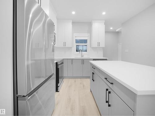 3272 Dallas Schmidt Dr Nw, Edmonton, AB - Indoor Photo Showing Kitchen With Upgraded Kitchen