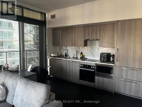 2603 - 1 Concord Cityplace Way, Toronto, ON - Indoor Photo Showing Kitchen