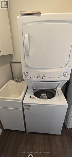 33 - 151 Parnell Road, St. Catharines (Vine/Linwell), ON - Indoor Photo Showing Laundry Room