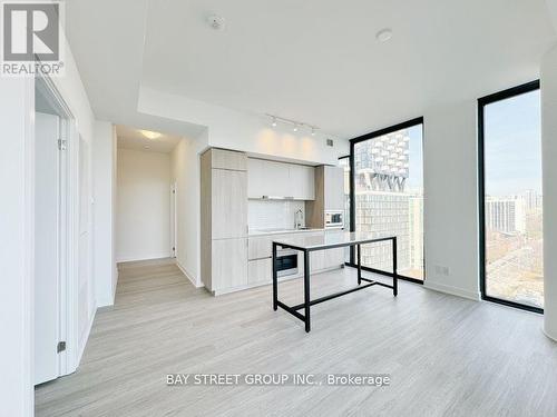 1207 - 47 Mutual Street, Toronto, ON - Indoor