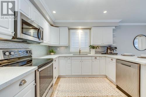 2161 Grenville Drive, Oakville, ON - Indoor Photo Showing Kitchen