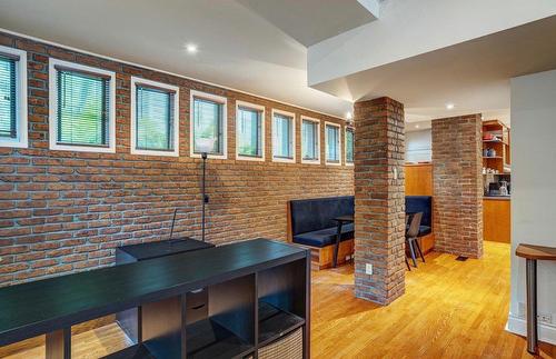 Boudoir - 4058 Ch. Gage, Montréal (Ville-Marie), QC - Indoor