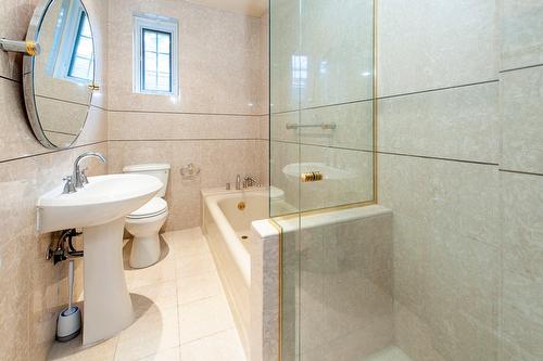 Salle de bains - 4058 Ch. Gage, Montréal (Ville-Marie), QC - Indoor Photo Showing Bathroom