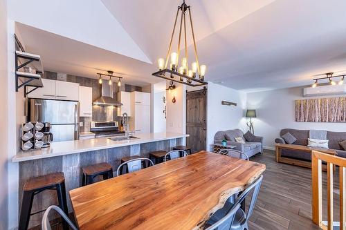 Salle à manger - 3 Rue De La Ferréolaise, Saint-Ferréol-Les-Neiges, QC - Indoor Photo Showing Dining Room