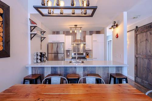 Salle à manger - 3 Rue De La Ferréolaise, Saint-Ferréol-Les-Neiges, QC - Indoor Photo Showing Dining Room