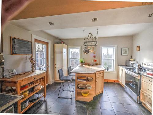 7056 Highway 329, East River Point, NS 