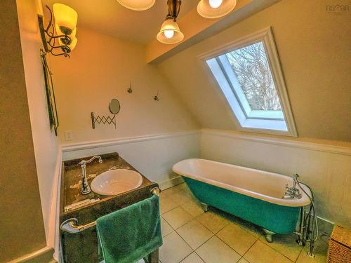 7056 Highway 329, East River Point, NS 