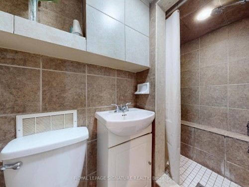 73 Buttonwood Avenue, Toronto, ON - Indoor Photo Showing Bathroom