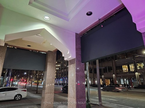 736 Bay Street, Toronto, ON 