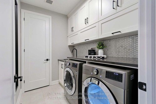 1467 Lakeport Crescent, Oakville, ON - Indoor Photo Showing Laundry Room
