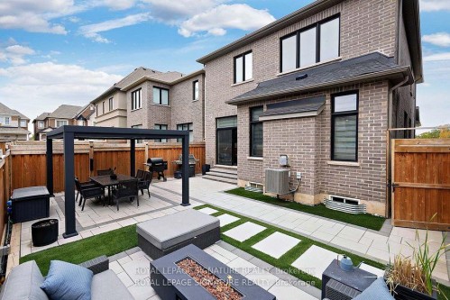 1467 Lakeport Crescent, Oakville, ON - Outdoor With Exterior
