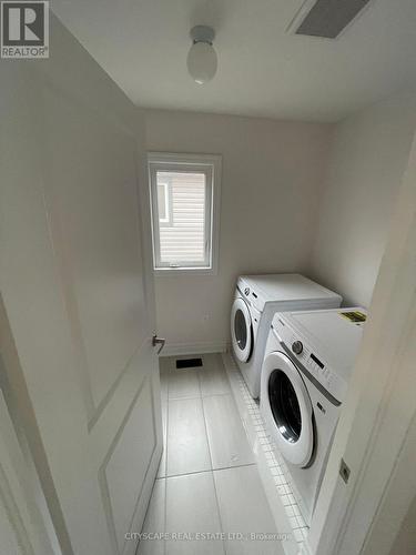 9249 Whiteoak Avenue, Niagara Falls, ON - Indoor Photo Showing Laundry Room