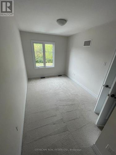 9249 Whiteoak Avenue, Niagara Falls, ON - Indoor Photo Showing Other Room