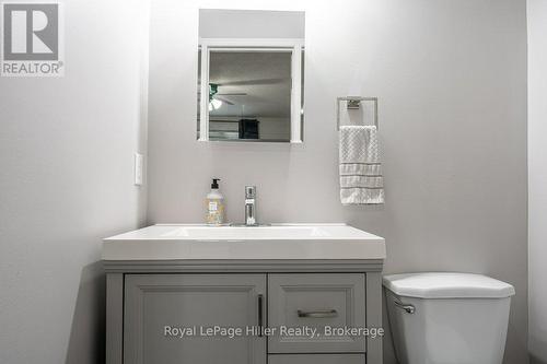 13 Arden Park, Stratford, ON - Indoor Photo Showing Bathroom