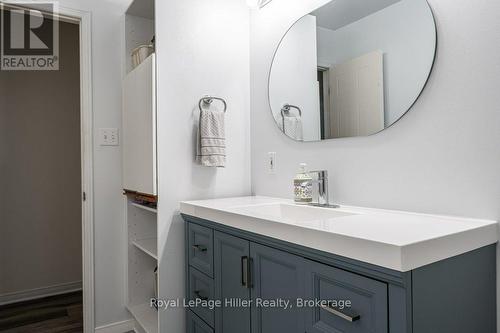 13 Arden Park, Stratford, ON - Indoor Photo Showing Bathroom