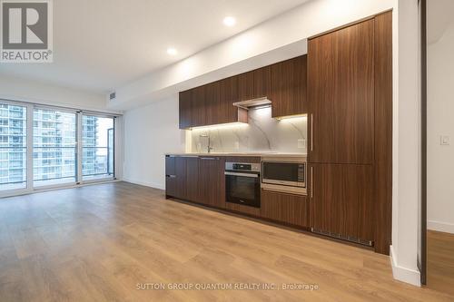 1603 - 3 Concord Cityplace Way, Toronto, ON - Indoor