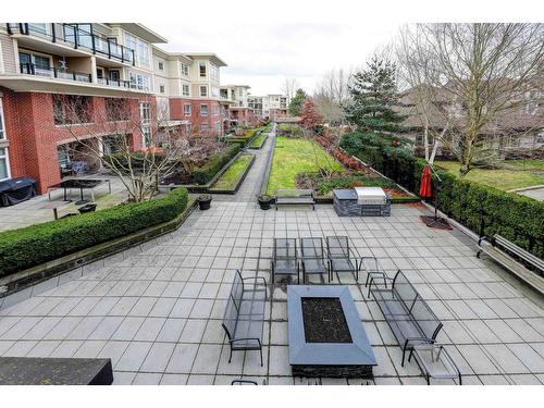 205 2940 King George Boulevard, Surrey, BC - Outdoor