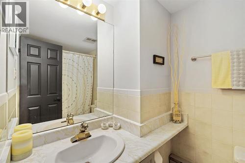 1500 Venetian Boulevard Unit# W-9, Point Edward, ON - Indoor Photo Showing Bathroom