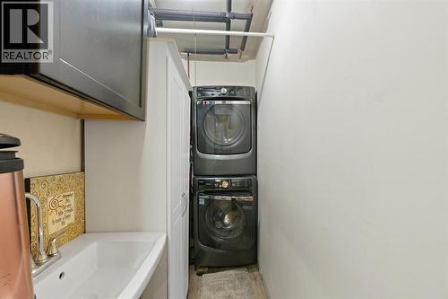 1500 Venetian Boulevard Unit# W-9, Point Edward, ON - Indoor Photo Showing Laundry Room
