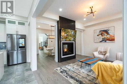 3444 Mosley Gate, Oakville, ON - Indoor With Fireplace