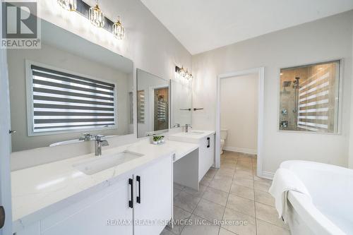 3444 Mosley Gate, Oakville, ON - Indoor Photo Showing Bathroom