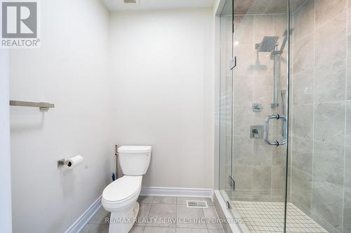 3444 Mosley Gate, Oakville, ON - Indoor Photo Showing Bathroom