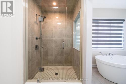 3444 Mosley Gate, Oakville, ON - Indoor Photo Showing Bathroom