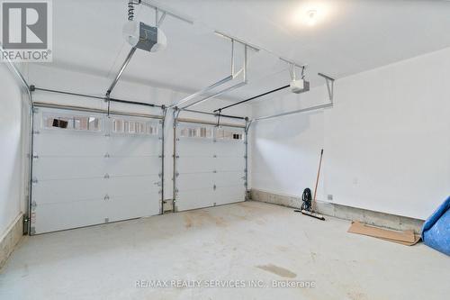 3444 Mosley Gate, Oakville, ON - Indoor Photo Showing Garage