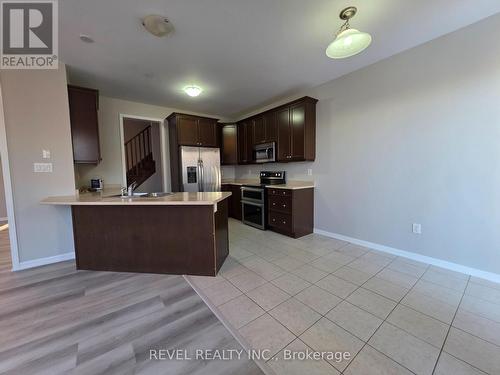 1127 Savoline Boulevard, Milton, ON - Indoor Photo Showing Kitchen