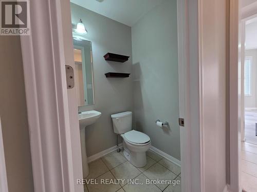 1127 Savoline Boulevard, Milton, ON - Indoor Photo Showing Bathroom