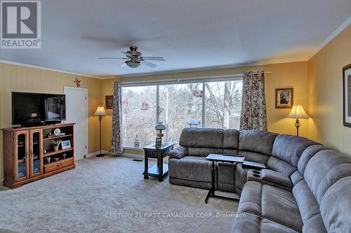 10 Regent Street, St. Thomas, ON - Indoor Photo Showing Living Room