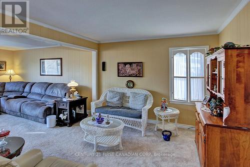 10 Regent Street, St. Thomas, ON - Indoor Photo Showing Living Room