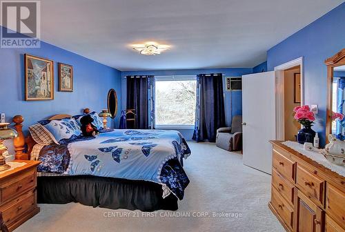 10 Regent Street, St. Thomas, ON - Indoor Photo Showing Bedroom