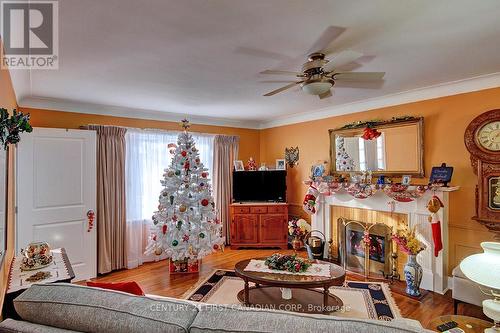 10 Regent Street, St. Thomas, ON - Indoor Photo Showing Living Room With Fireplace