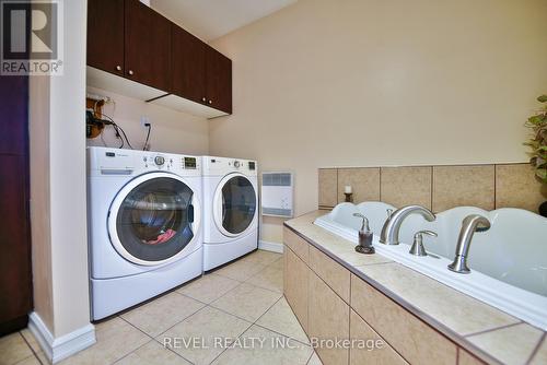 Convenient main floor laundry - 540 Mahoney Road, Timmins (Mtj - Mountjoy Rural), ON - Indoor Photo Showing Laundry Room