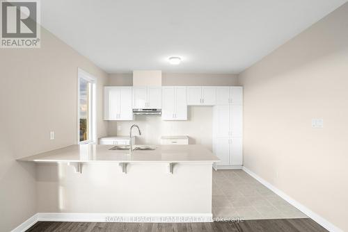 120 Beebalm Crescent, Ottawa, ON - Indoor Photo Showing Kitchen