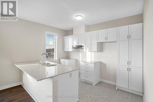 120 Beebalm Crescent, Ottawa, ON - Indoor Photo Showing Kitchen