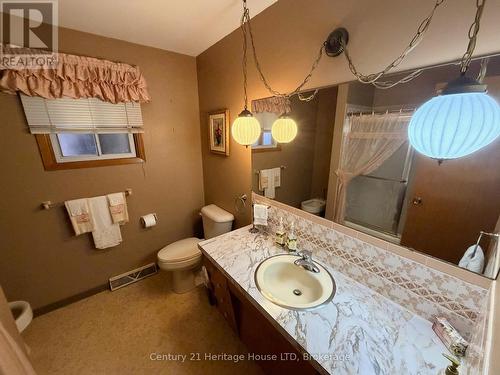 14 Drury Crescent, St. Catharines (Carlton/Bunting), ON - Indoor Photo Showing Bathroom